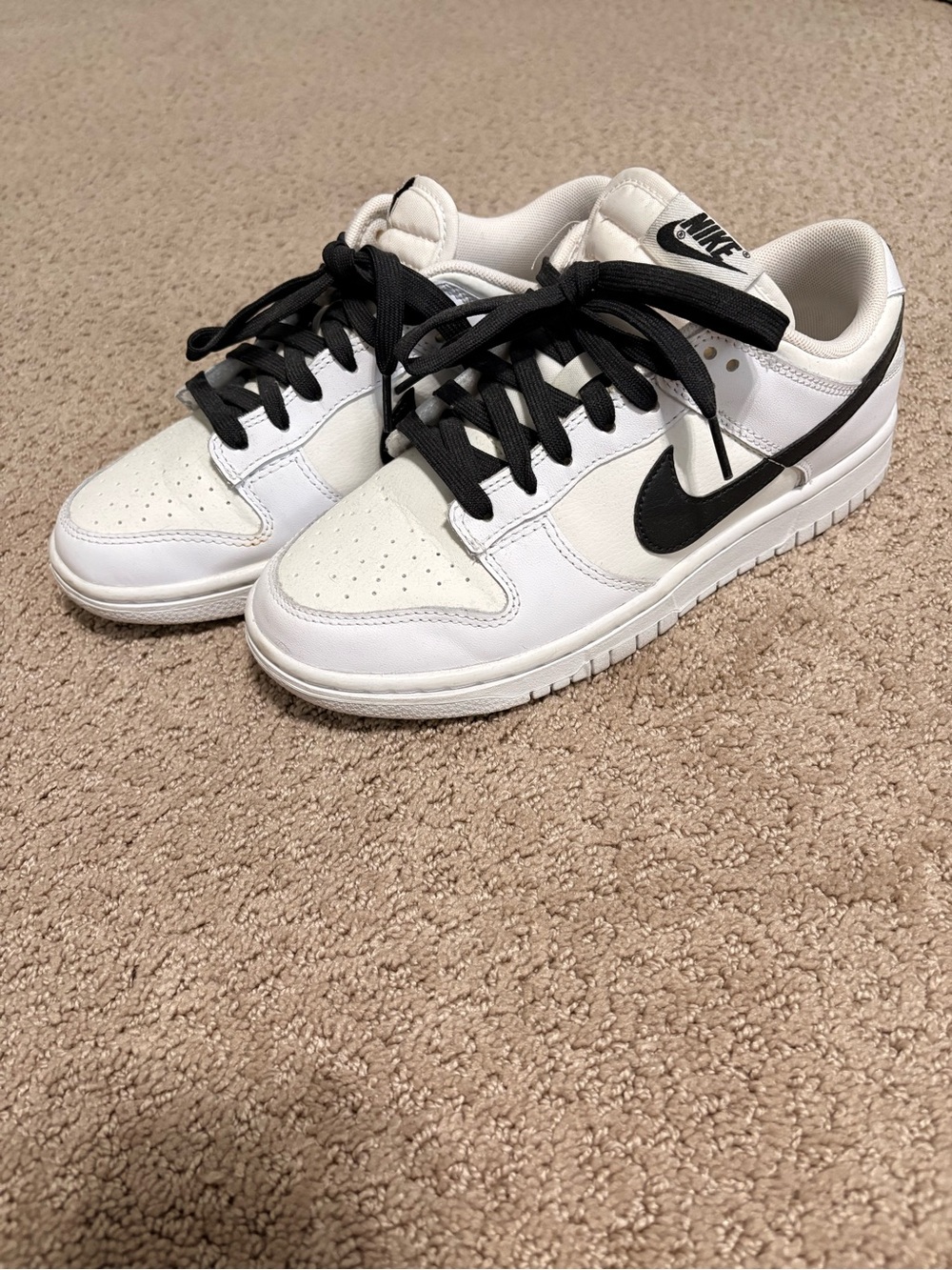 Nike Dunk Low ‘Reverse Panda’ - Picture 1 of 5